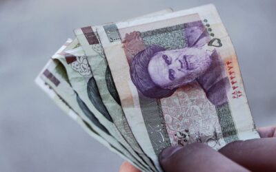 قیمت بتائے بغیر زبردستی وصولی کرنا حرام ہے (210)۔